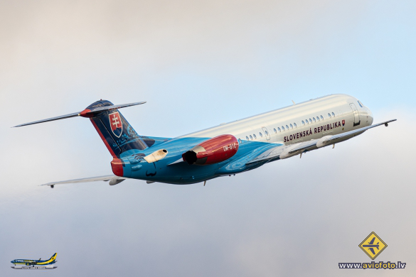 Fokker 100 (F-28-0100)