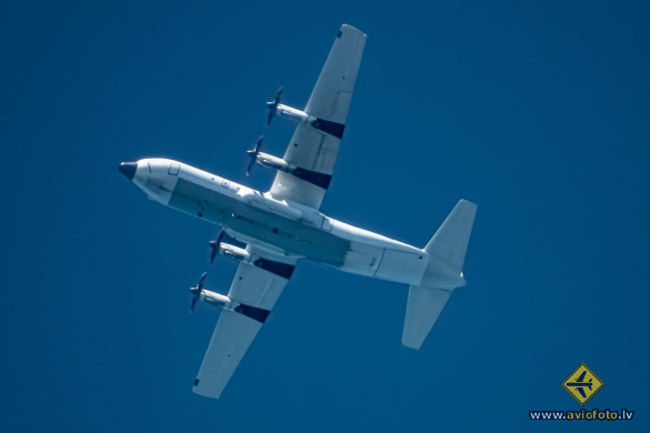 Lockheed Martin LM-100J Hercules (L-382)