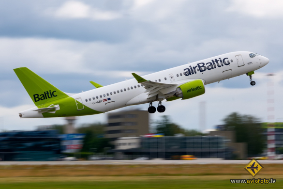 Airbus A220-300