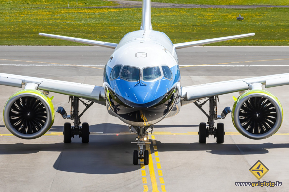 Airbus A220-300