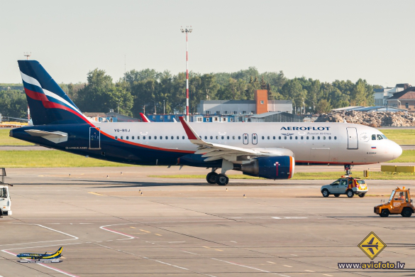 Airbus A320-214