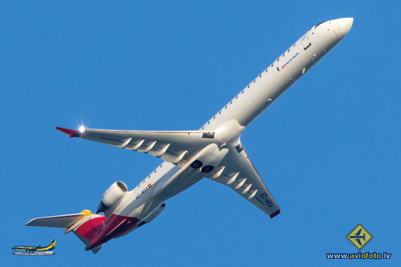 Bombardier CRJ-1000ER NG (CL-600-2E25)