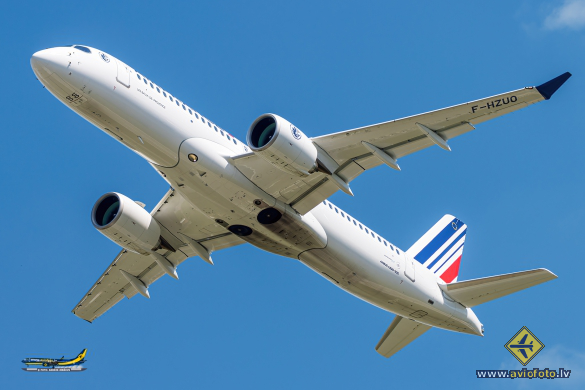 Airbus A220-300