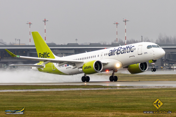Airbus A220-300