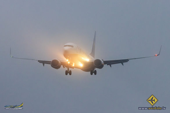 Boeing 737-8AS
