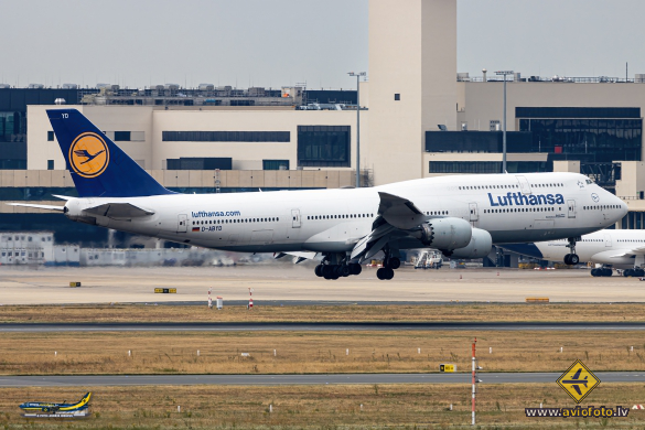 Boeing 747-830