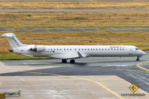 Bombardier CRJ-1000EL NG (CL-600-2E25)
