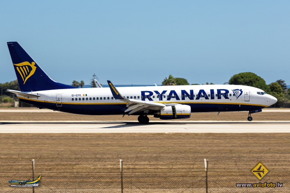 Boeing 737-8AS