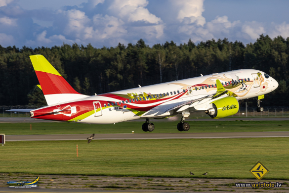 Airbus A220-300