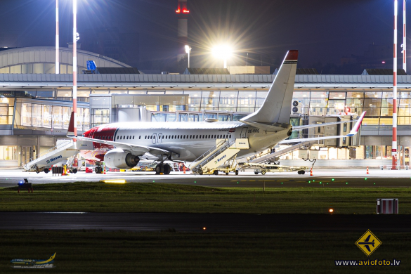 Boeing 737-8JP