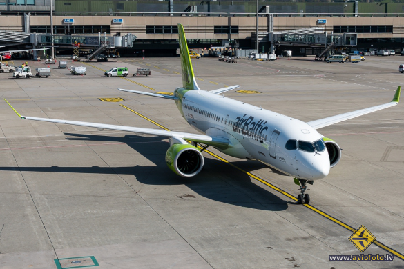 Airbus A220-300