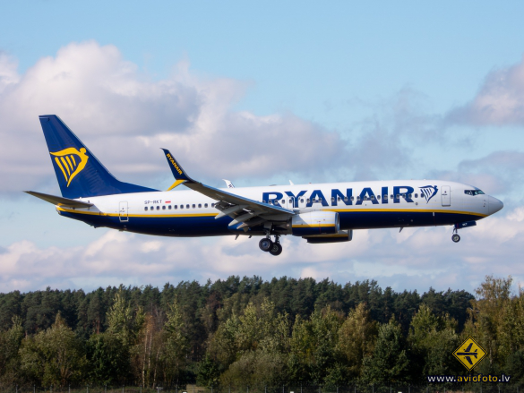 Boeing 737-8AS