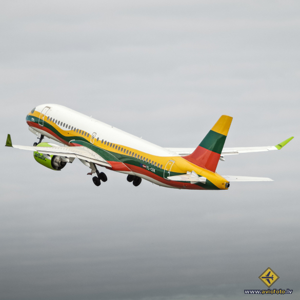 Airbus A220-300