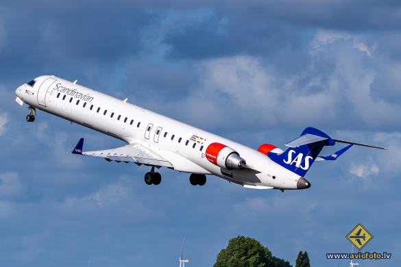 Bombardier CRJ-900LR (CL-600-2D24)