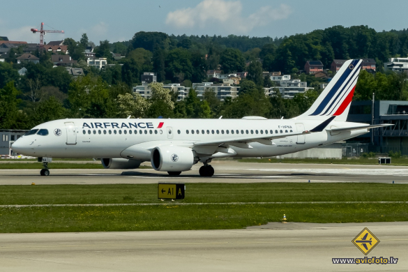 Airbus A220-300