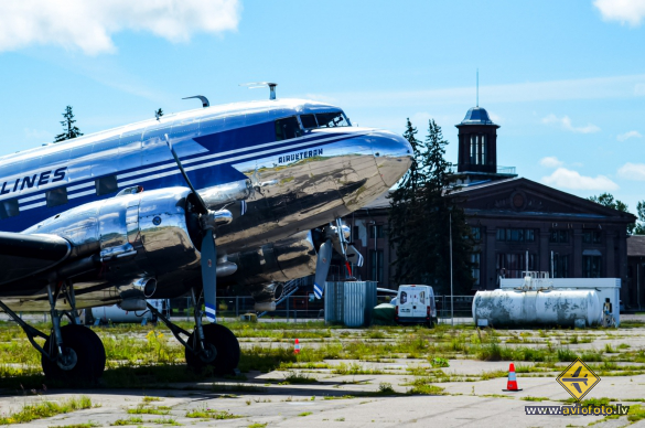 Douglas C-53C Skytrooper (DC-3A)