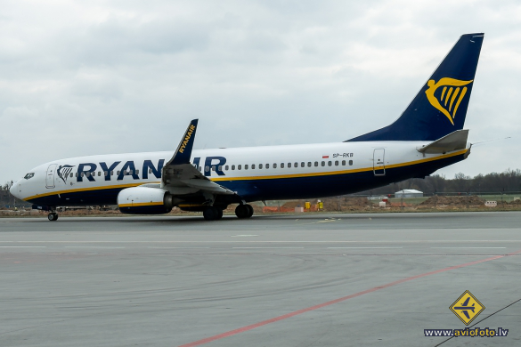 Boeing 737-8AS