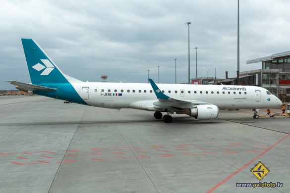 Embraer 190LR (ERJ-190-100LR)