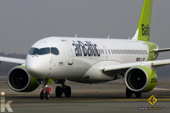 Airbus A220-300