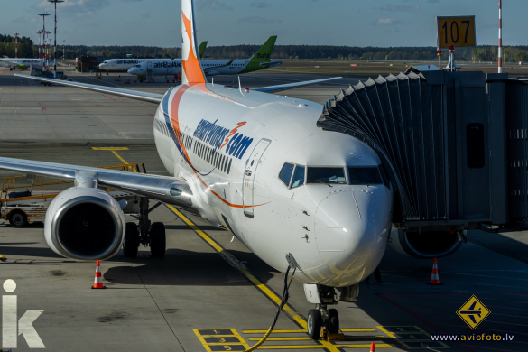 Boeing 737-8Q8