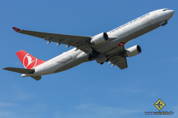Airbus A330-303