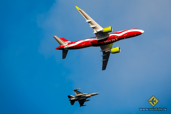Airbus A220-300