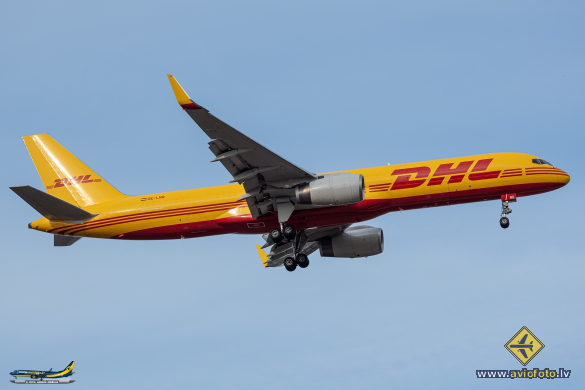 Boeing 757-223(PCF)