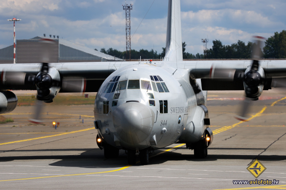 Lockheed Tp84 Hercules (C-130H/L-382)