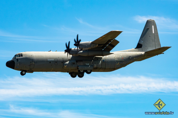 Lockheed Martin C-130J-30 Hercules (L-382)