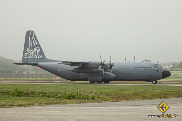 Lockheed C-130H-30 Hercules (L-382)