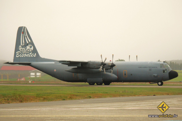 Lockheed C-130H-30 Hercules (L-382)