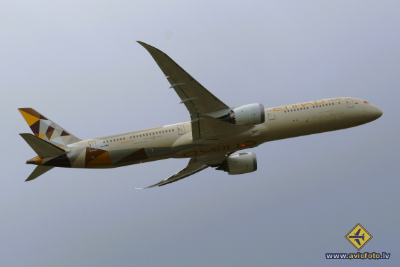 Boeing 787-10 Dreamliner