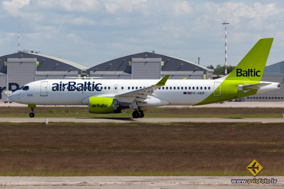 Airbus A220-300