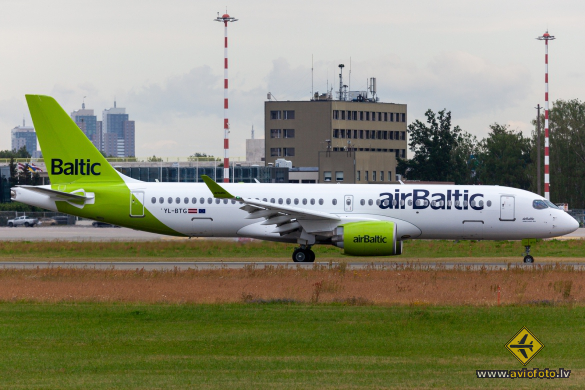 Airbus A220-300