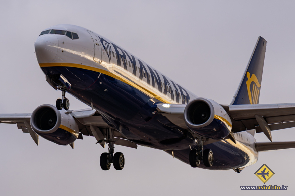 Boeing 737-8AS