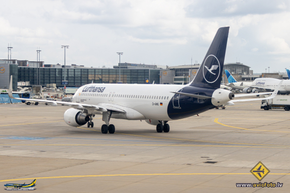 Airbus A320-214