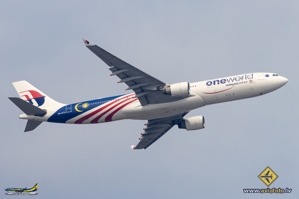 Airbus A330-323