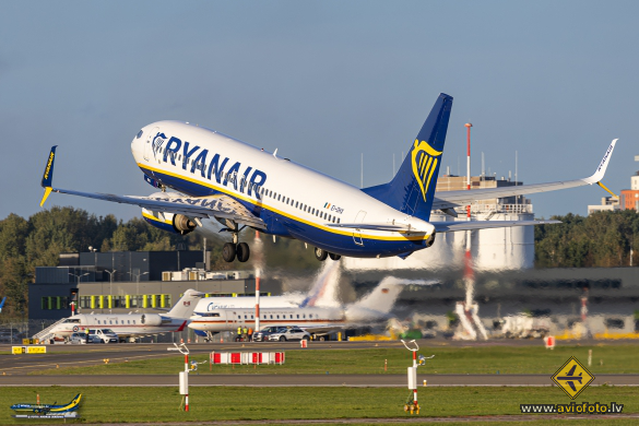Boeing 737-8AS