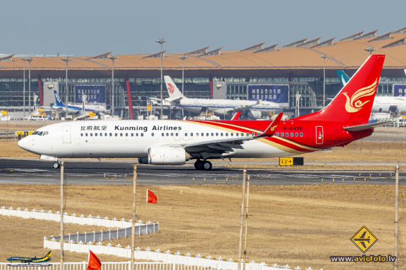 Boeing 737-8LY