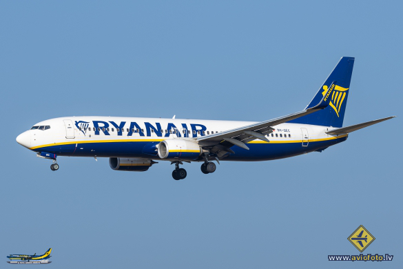 Boeing 737-8AS