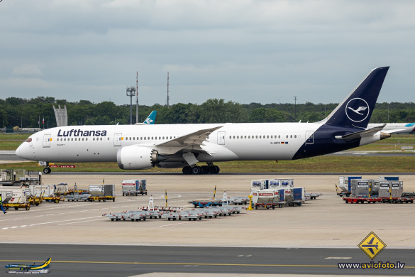 Boeing 787-9 Dreamliner