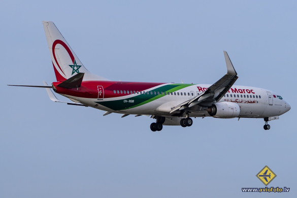 Boeing 737-8B6