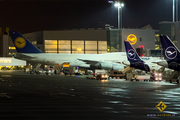 Boeing 747-830