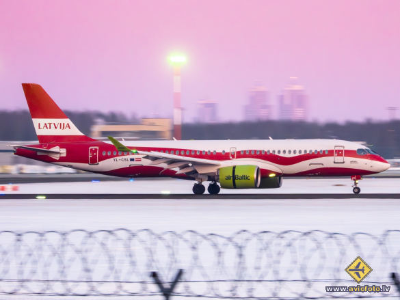 Airbus A220-300