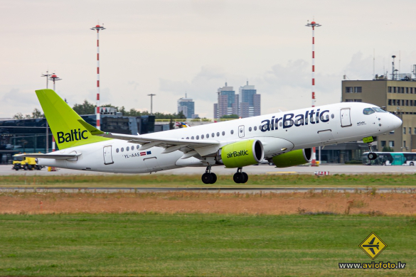 Airbus A220-300