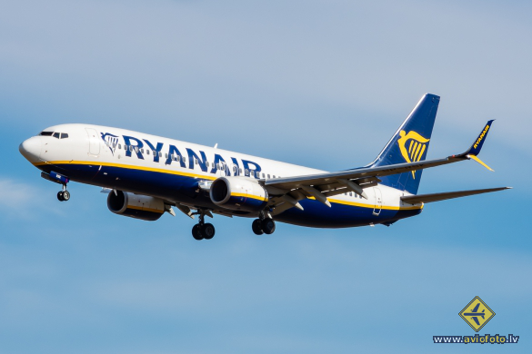 Boeing 737-8AS