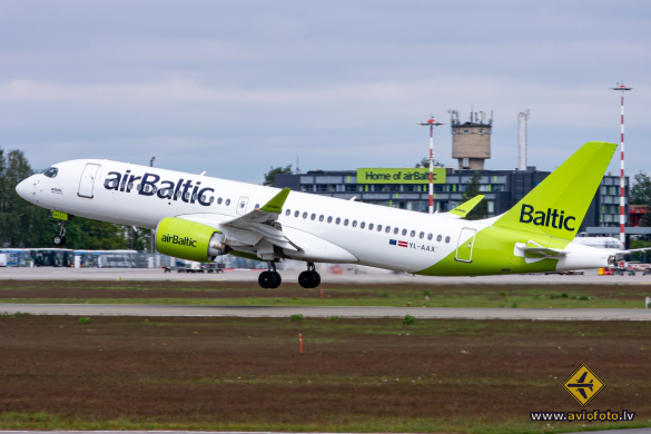 Airbus A220-300