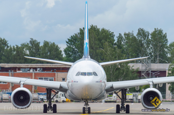 Airbus A330-243
