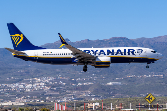 Boeing 737-8AS