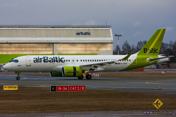 Airbus A220-300